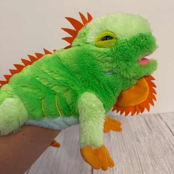 Green Iguana Lizard Hand Puppet Plush Toy The Manhatten Toy Company 2013 - Picture 9 of 11